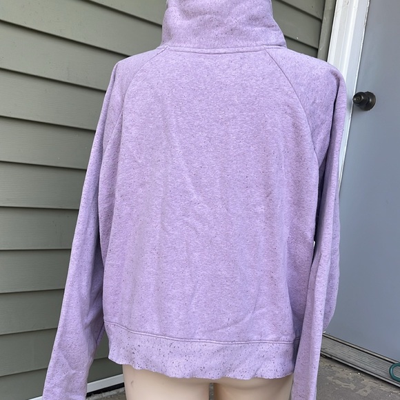 Like new light purple Under Armour sweatshirt - Picture 7 of 13